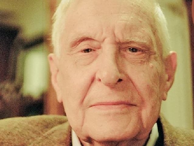 Заразившийся коронавирусом 86-летний Басилашвили госпитализирован