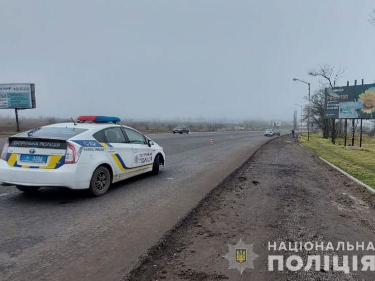 У Миколаївській області водія, який вижив у ДТП, на смерть збив інший автомобіль – поліція