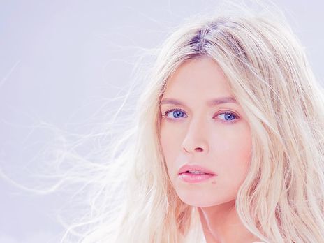 Брежнева показала себя располневшую после новогоднего застолья