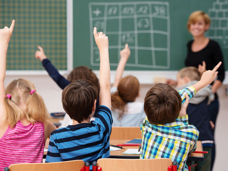 В украинских школах начали вводить электронные дневники и журналы