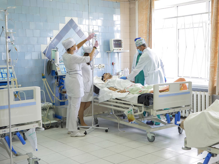 Кабмин Украины изменил процедуру расследования смертей медиков от коронавируса