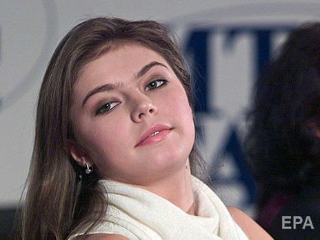 В сети обнародовано фото юной Кабаевой в прозрачном бикини