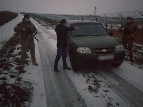 Українські прикордонники за допомогою тепловізора впіймали на кордоні нелегала з Росії