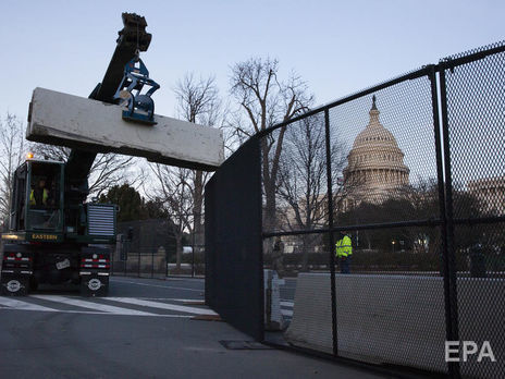Сенаторы и конгрессмены США призвали проверить полицию Капитолия после штурма здания
