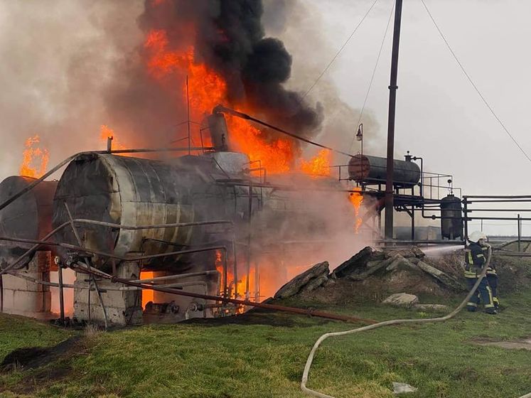 В Николаевской области произошел пожар на нефтебазе