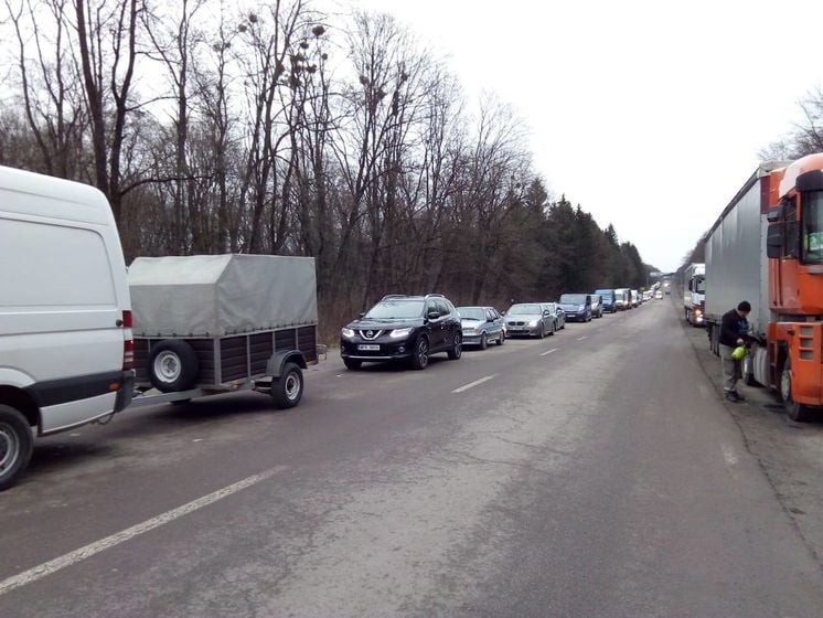 У Держприкордонслужбі України заявили про зростання пасажиропотоку через кордон, більшість – українці, які їдуть у ЄС