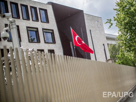 Три турецких дипломата попросили убежища в Германии