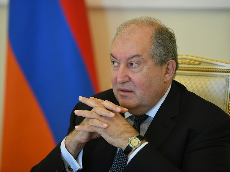 "Країна і люди потребують лікування". Президент Вірменії закликав до дострокових виборів у парламент