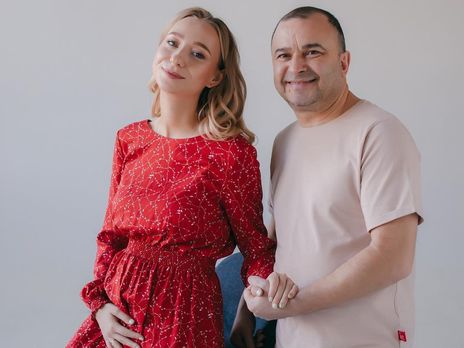 Беременная жена Павлика прокомментировала их 29-летнюю разницу в возрасте