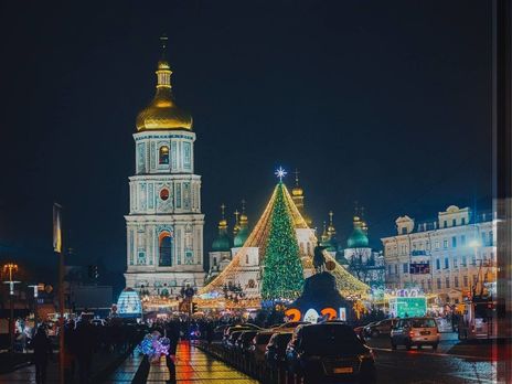 В Киеве из-за локдауна начался демонтаж главной елки