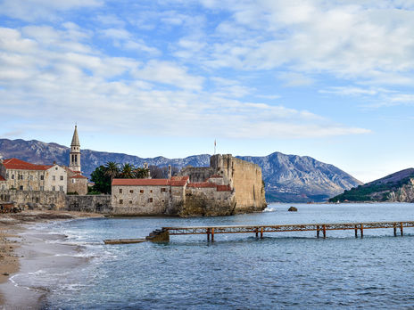 Черногория отменила обязательный тест на коронавирус для туристов