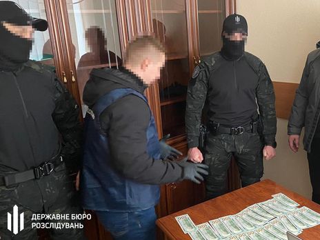 ГБР задержало при получении взятки первого замглавы Нацагентства по аккредитации