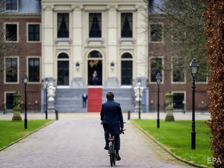 Уряд Нідерландів пішов у відставку через скандал із дитячими виплатами