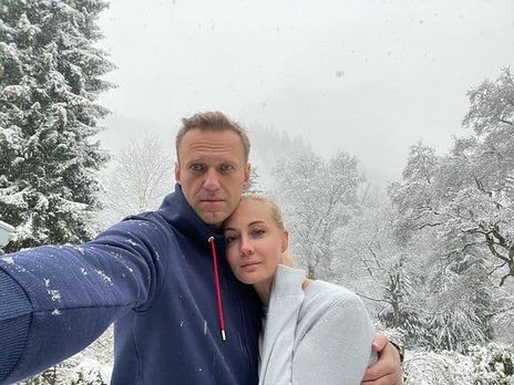 Навальный с женой 17 января вернулись в Россию