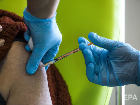 Зеленский рассказал, кого первыми будут вакцинировать от COVID-19