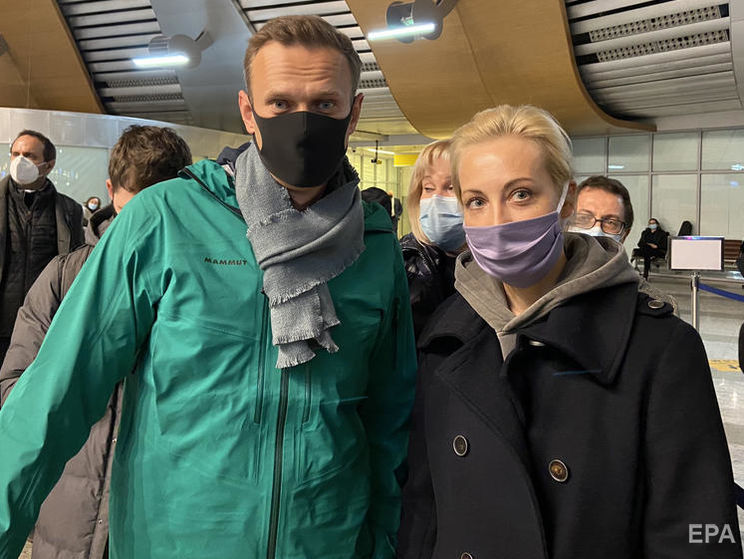 "Нет вещи, с которой бы мы не справились". Навальная опубликовала обращение к мужу после его задержания 