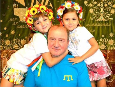 Умеров: В Бахчисарайском районе директор "дома культуры" запретила детям танцевать в футболках с крымскотатарским гербом
