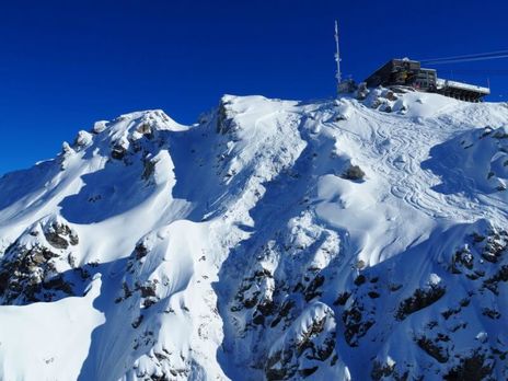 В Швейцарии на горнолыжном курорте сошла лавина, есть пострадавшие