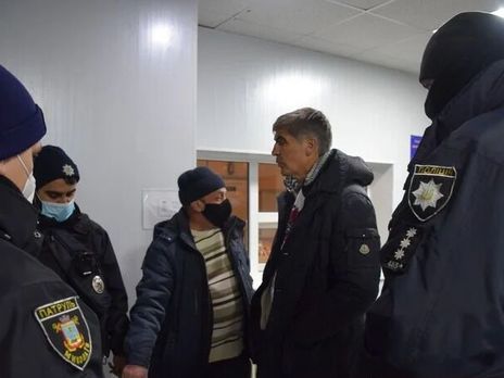 В Николаеве полиция задержала экс-нардепа: он пытался сбежать на машине, его догнали и разбили в кровь лицо – СМИ