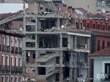 В центре Мадрида произошел взрыв, в результате которого частично обрушилось здание