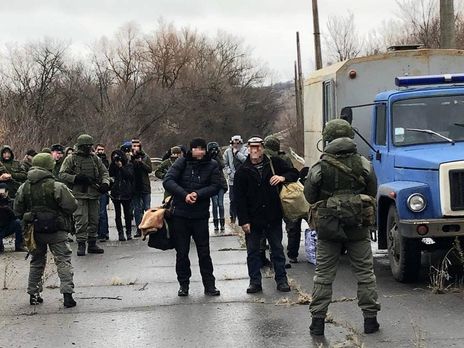 По данным правозащитников, два спецконвоя проследовали через пункт пропуска "Изварино" в сторону Ростова