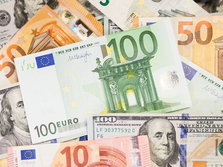 Гривня щодо євро подешевшала до 34,37 грн/€