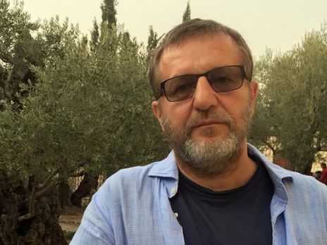 Те, кто находится не в России, не могут агитировать людей выходить на протест против ареста Навального. Это аморально