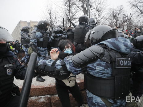 Боррель выразил сожаление по поводу задержаний в России на акциях в поддержку Навального