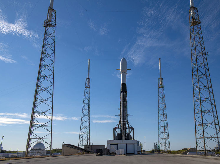 SpaceX запустила на орбіту Falcon 9 із рекордною кількістю супутників