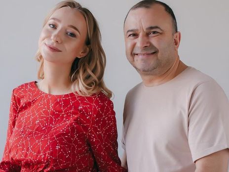 Павлик: У нас очень большая разница в возрасте, но в мире много примеров таких браков