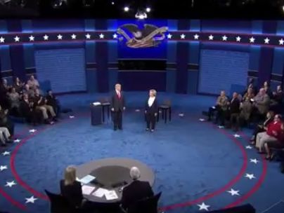 Клинтон и Трамп не пожали друг другу руки перед дебатами. Видео