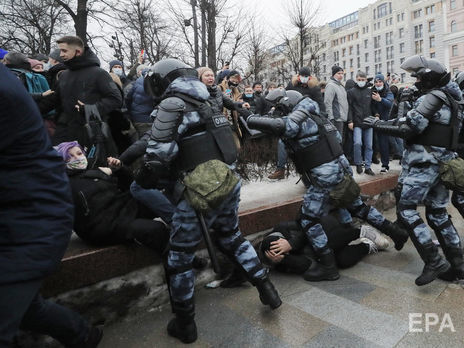 Рада ЄС закликала звільнити Навального і затриманих на акціях на його підтримку