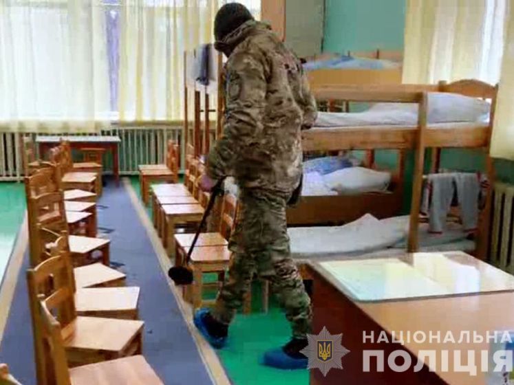 Перевірка чергового повідомлення про масове мінування шкіл і дитсадків в Одесі та області тривала всю ніч