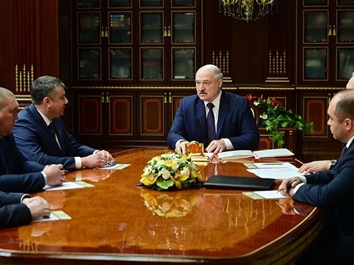 Лукашенко: Нас будуть хитати і розгойдувати. Ви це бачите вже по Росії