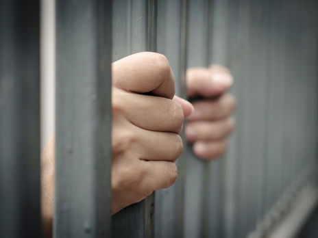 Минимум пять человек являются подозреваемыми по делу о преступлениях в тюрьме 