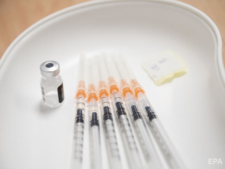 Рада заборонила реєструвати в Україні російські вакцини проти COVID-19