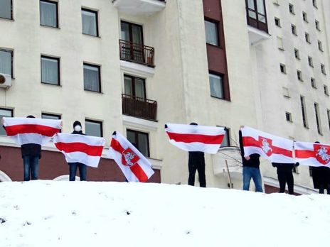 На недільних акціях протесту в Білорусі затримали понад 80 осіб, зокрема журналістку зі Швейцарії – правозахисники