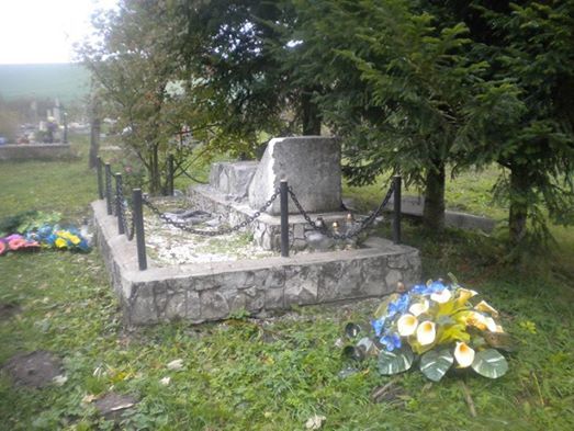 В Польше пророссийские радикалы разрушили памятник УПА
