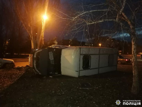 У Донецькій області перекинулася маршрутка. У водія стався інфаркт