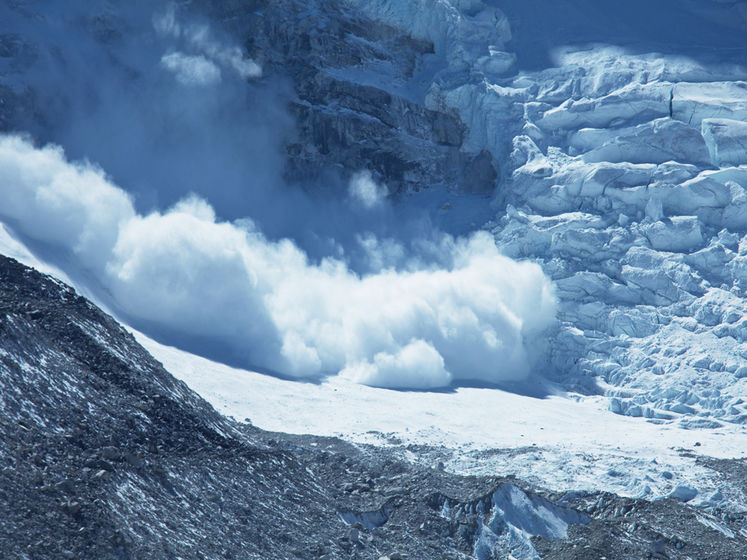 У Карпатах прогнозують небезпеку сходження лавин, синоптики просять туристів не ходити в гори