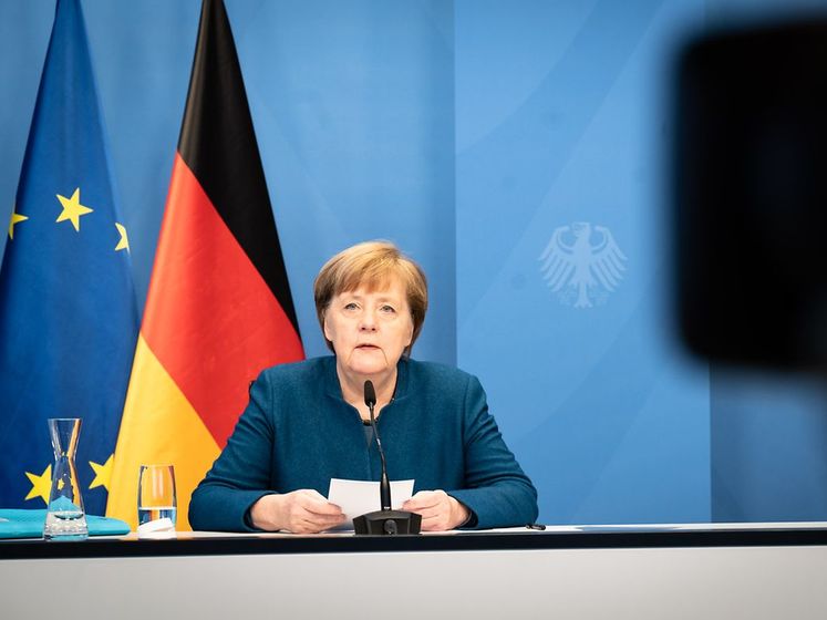 Вакцинуватися проти COVID-19, імовірно, доведеться повторно – Меркель