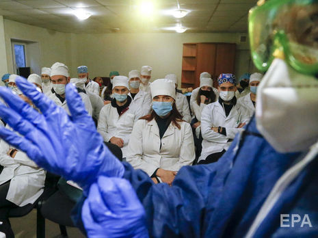 Кабмин повысил зарплаты школьным медикам на период карантина