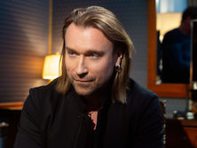 Винник: Не знаю, как остался жив: мужик кастетом мне нос переломал, выбил два зуба. А через неделю его посадили в тюрьму – он убил человека