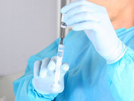 Жителям ОРДЛО, які відмовляються від російської вакцини проти COVID-19, погрожують звільненнями – правозахисники