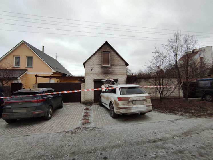 У Харківській області в будинок активістів кинули гранату і підпалили автомобілі