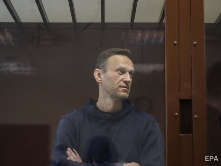 "Робочий день закінчився". Суд відклав засідання у справі Навального про наклеп на ветерана