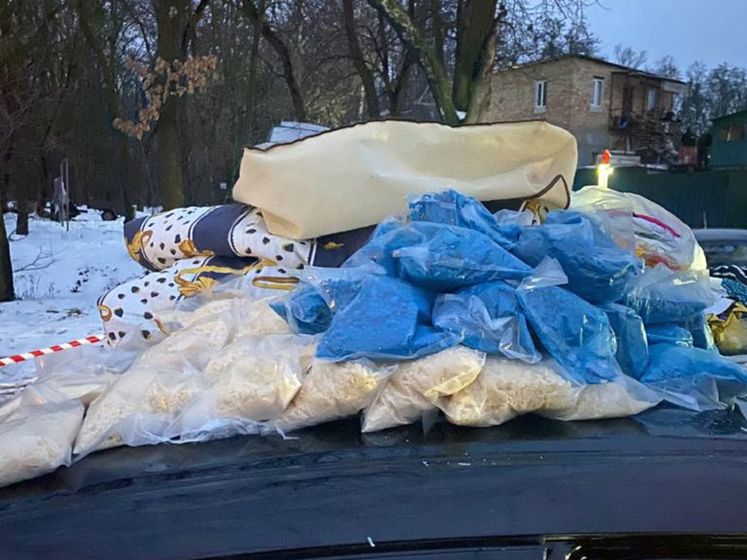 В Киеве у водителя, который пытался откупиться от полицейских, обнаружили наркотики на 20 млн грн – полиция 