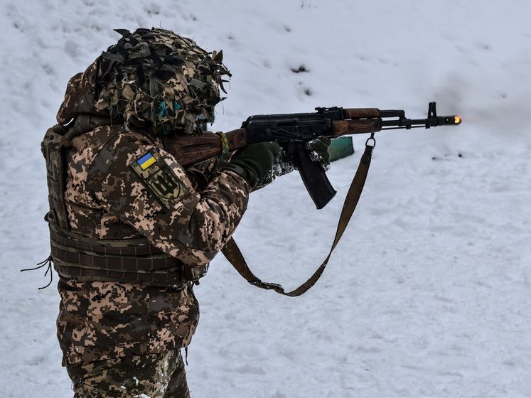 Бойовики на Донбасі обстріляли українські позиції, двох військових поранили