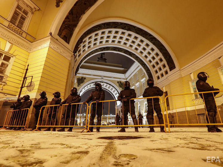 У Санкт-Петербурзі поліція перекривала центр міста, хоча акцій протесту не було