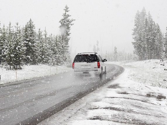 Снег, гололед, порывы ветра до 15–20 м/с. ГСЧС предупредила об ухудшении погоды в Украине